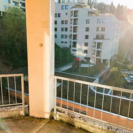 Huge Apartments, Multiple Bedrooms With Balcony In Center - Self Checkin Appartement *