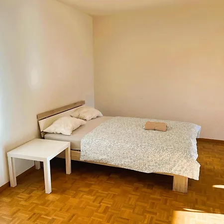 Appartement Huge Apartments, Multiple Bedrooms With Balcony In Center - Self Checkin *