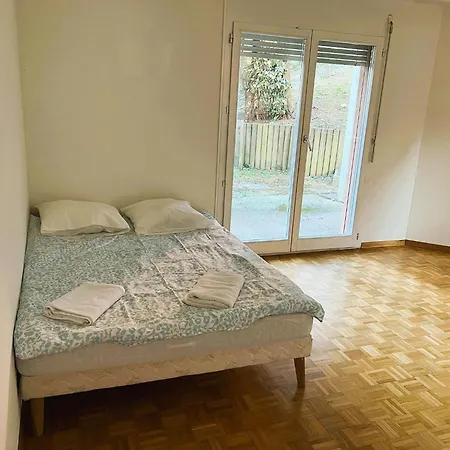 Huge Apartments, Multiple Bedrooms With Balcony In Center - Self Checkin Appartement *