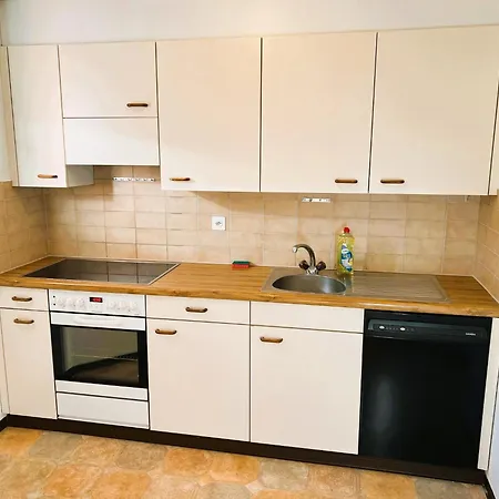 Huge Apartments, Multiple Bedrooms With Balcony In Center