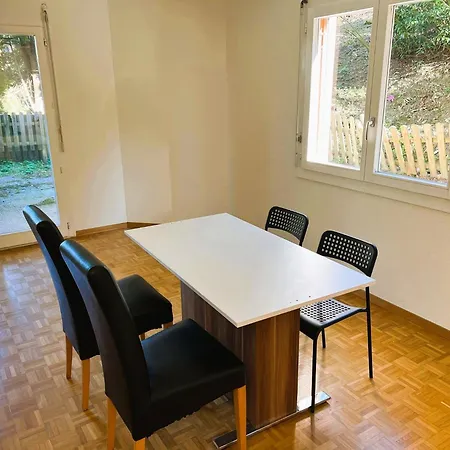 Huge Apartments, Multiple Bedrooms With Balcony In Center Apartment