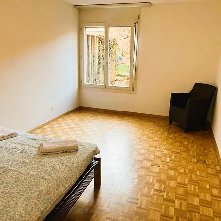 Apartment Huge Apartments, Multiple Bedrooms With Balcony In Center *